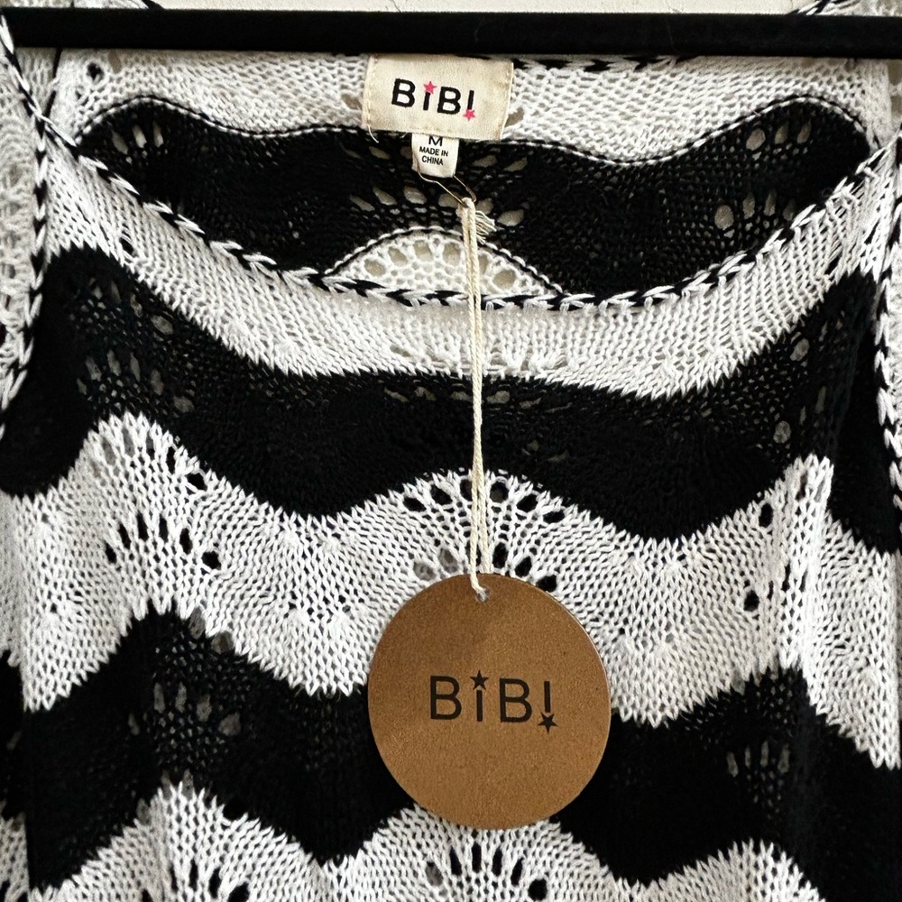 BiBi Monochrome Wave Knit Top - Picture 2 of 5